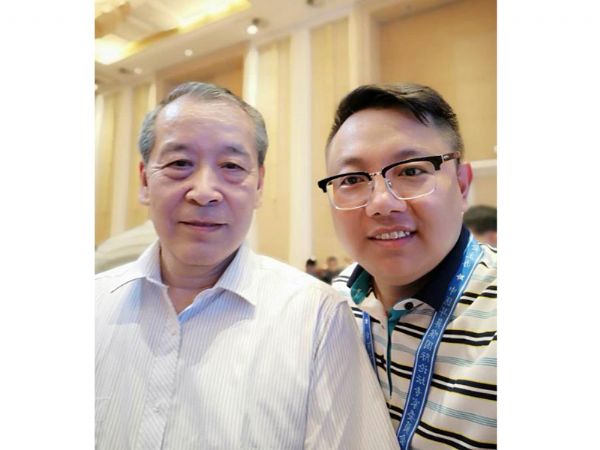 北京中医药大学教授，中医耳鼻喉专家刘大新教授合影